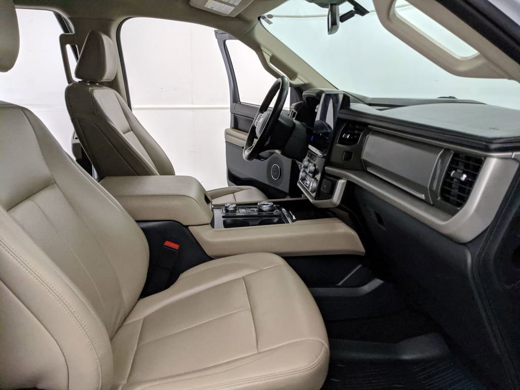Certified 2024 Ford Expedition Max XLT image 24