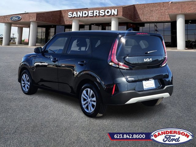Used 2023 Kia Soul LX image 3
