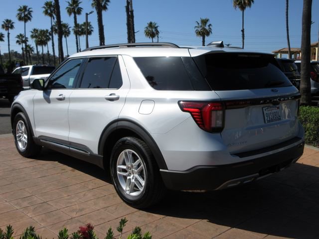 Certified 2025 Ford Explorer Active w/ Active Comfort Package image 2
