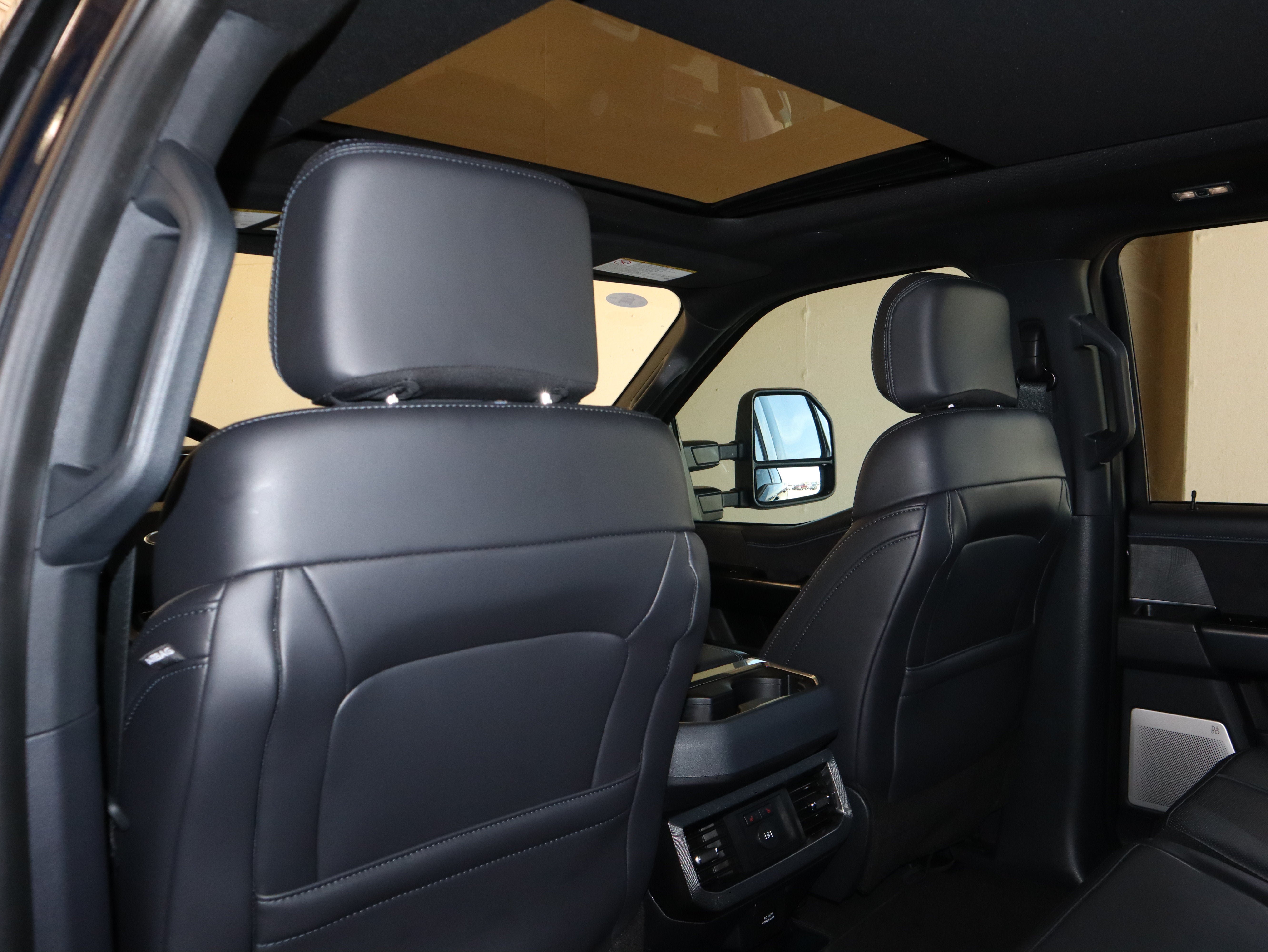 Certified 2025 Ford F250 Platinum w/ Tremor Off-Road Package AWD/4WD image 38