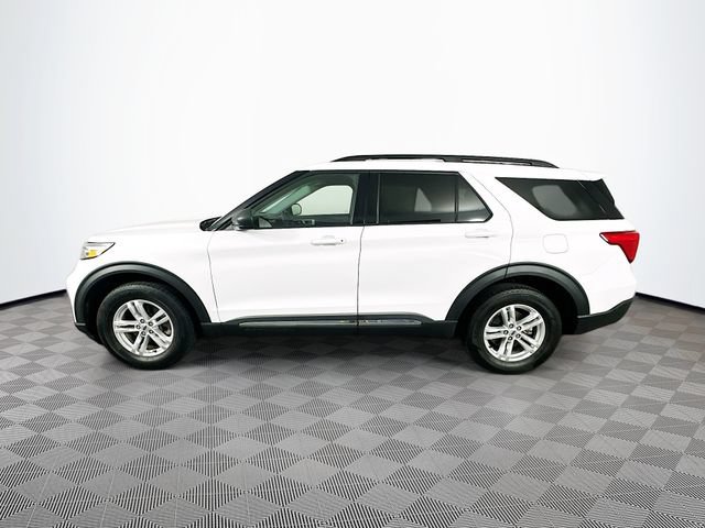 Certified 2023 Ford Explorer XLT w/ Equipment Group 202A AWD/4WD image 7