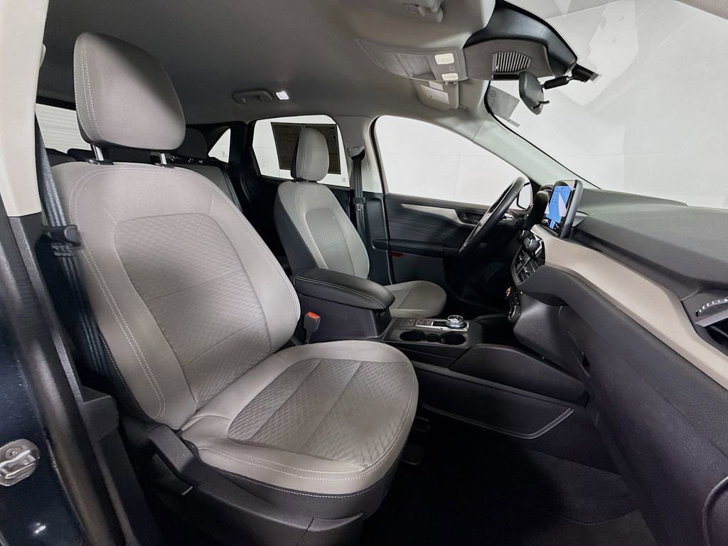 Certified 2022 Ford Escape SE w/ Cold Weather Package image 28