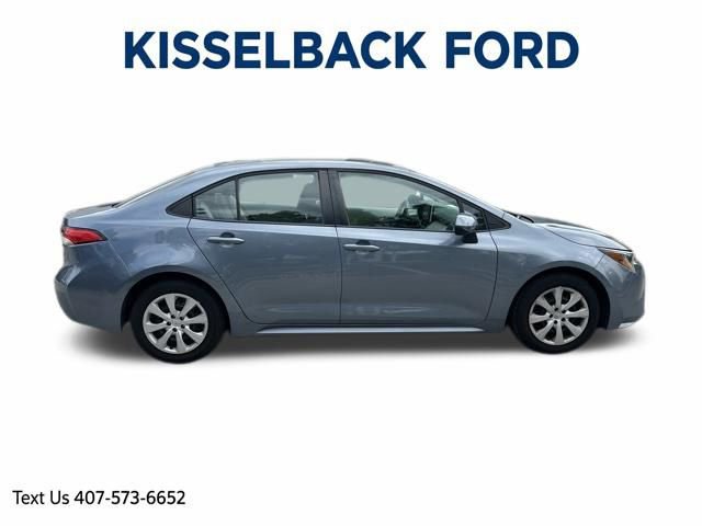 Used 2020 Toyota Corolla LE FWD image 3