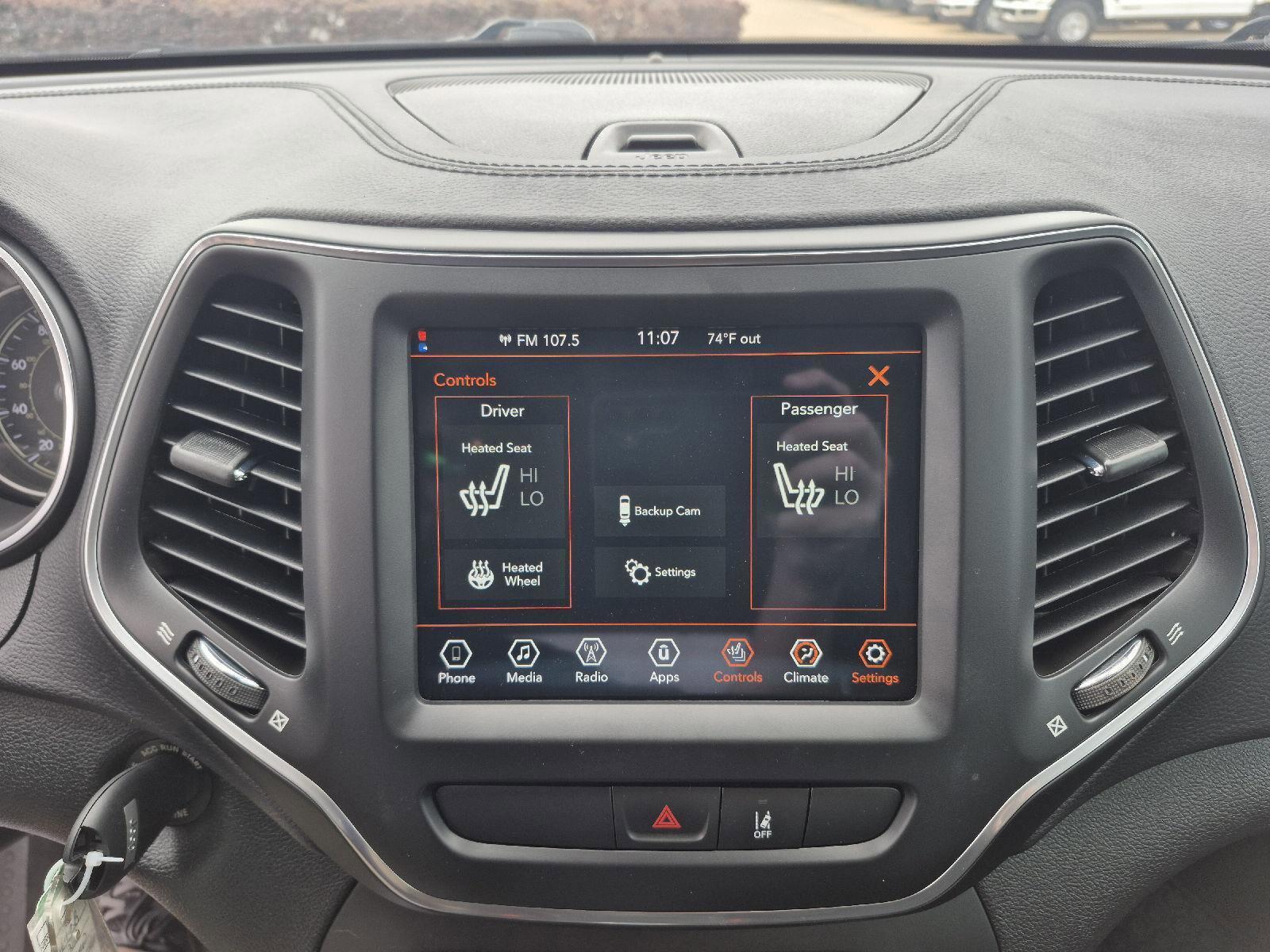 Used 2022 Jeep Cherokee Latitude AWD/4WD image 10