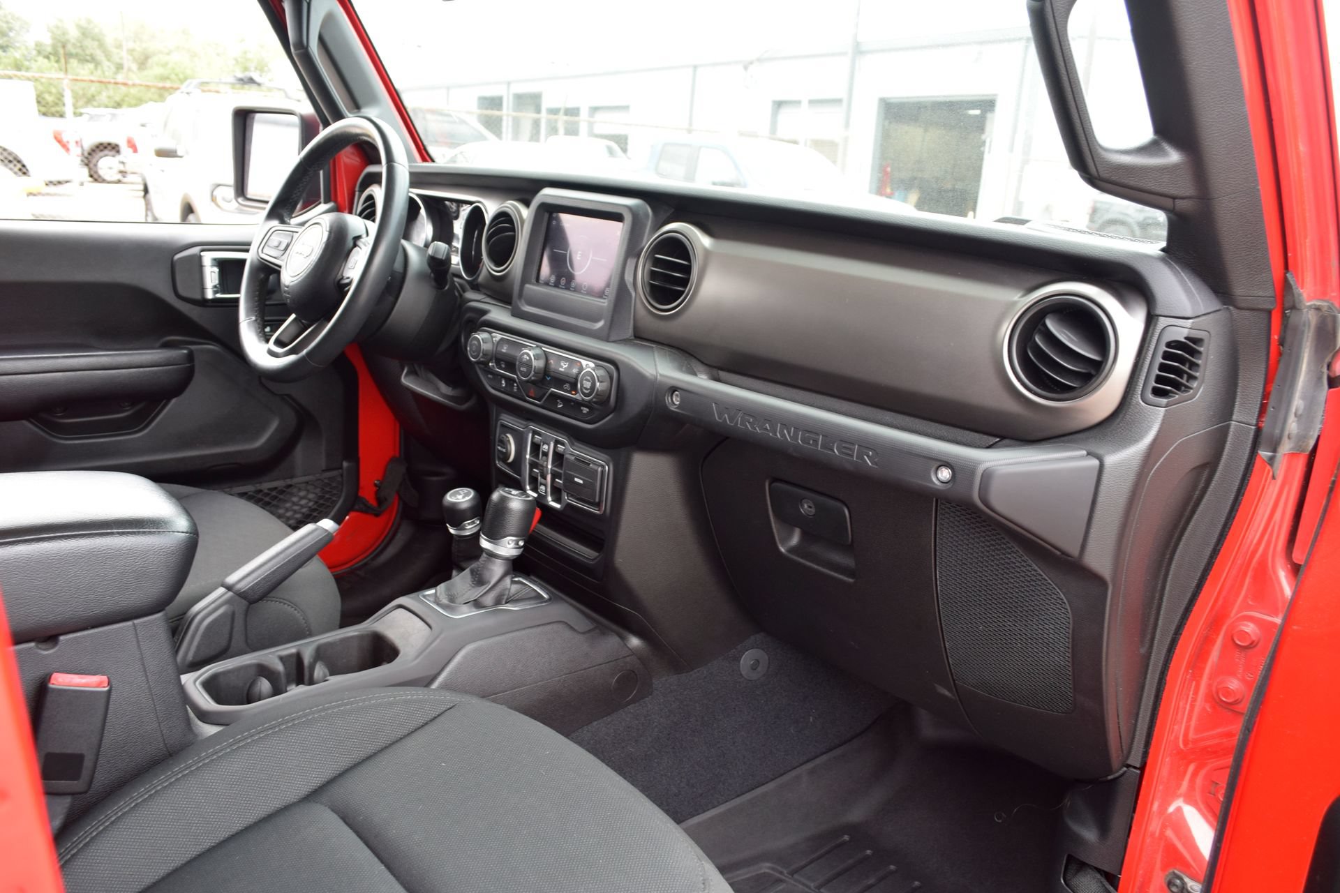 Used 2018 Jeep Wrangler Unlimited Sport S AWD/4WD image 22