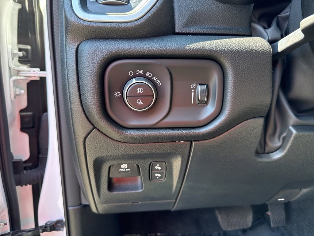 Used 2023 RAM 1500 Big Horn AWD/4WD image 16