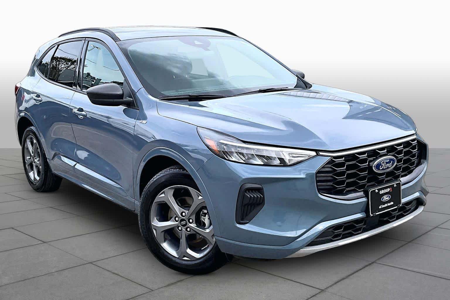 Certified 2023 Ford Escape ST-Line w/ Tech Pack #1 AWD/4WD image 3
