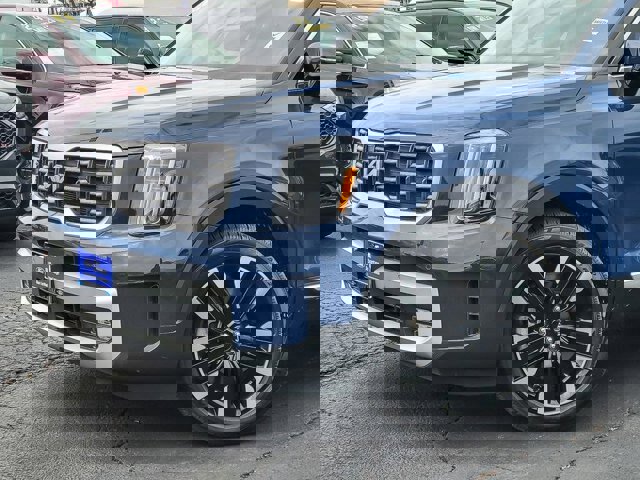 Used 2023 Kia Telluride SX image 2