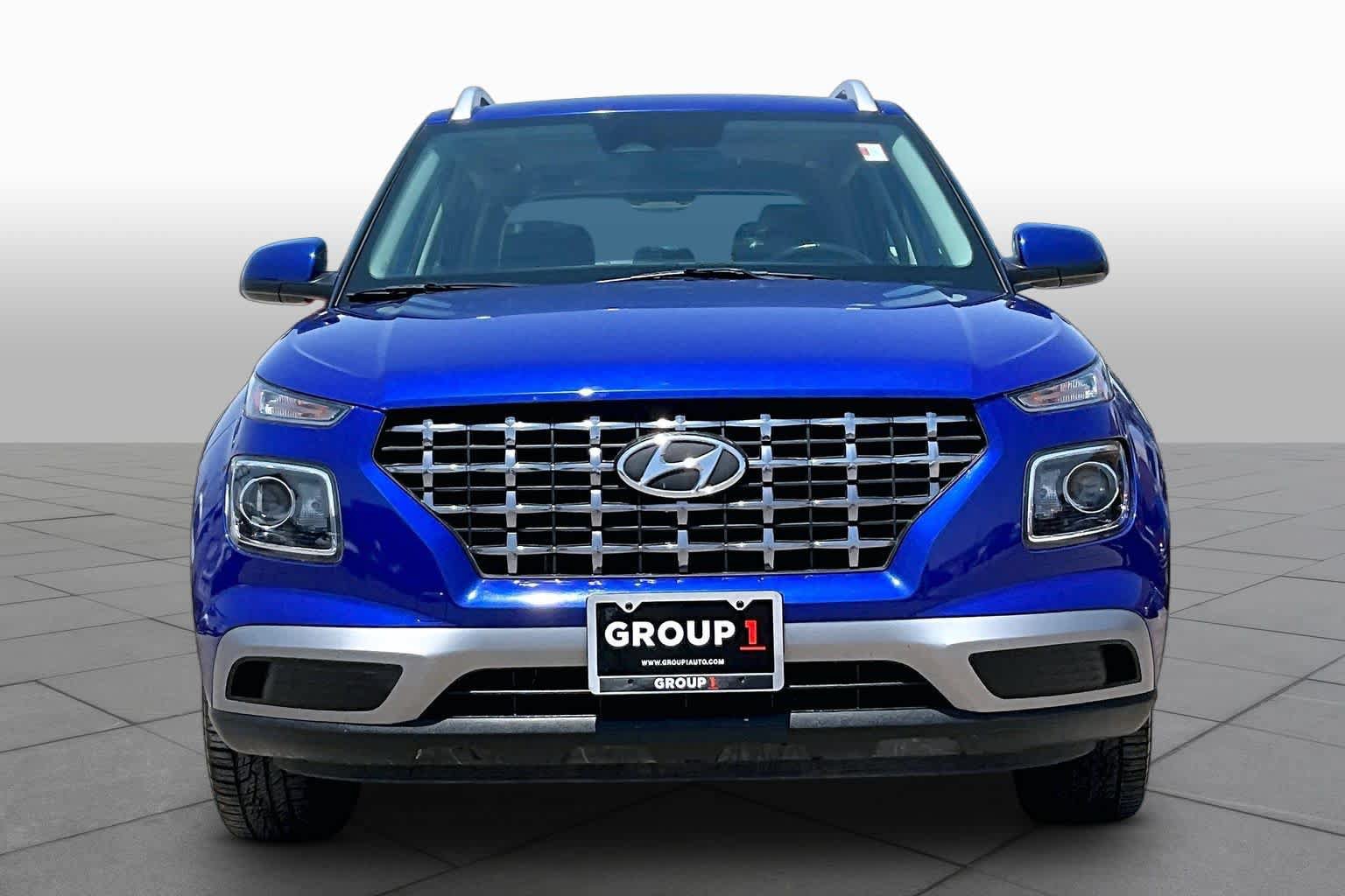 Used 2024 Hyundai Venue SEL FWD image 4