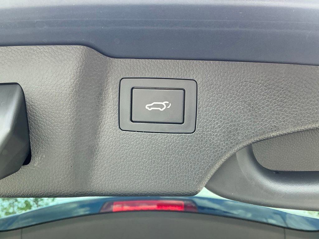 Used 2018 Hyundai Santa Fe Sport w/ 2.0T Ultimate Tech Package 05 FWD image 23
