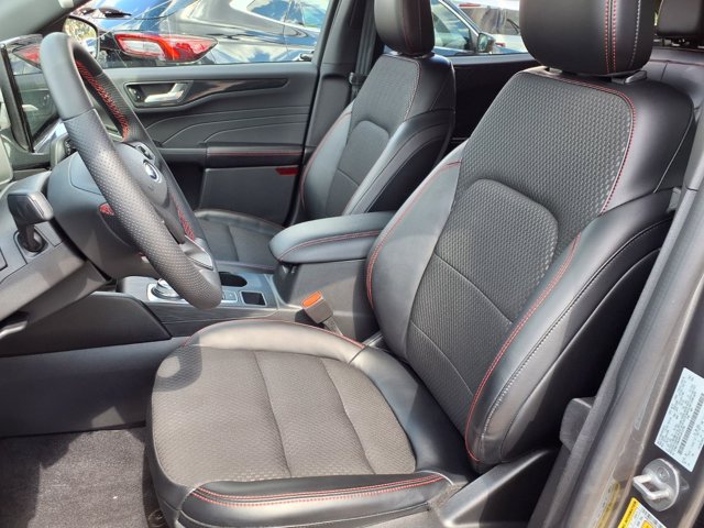 Certified 2023 Ford Escape ST-Line Select w/ Tech Pack #2 AWD/4WD image 5
