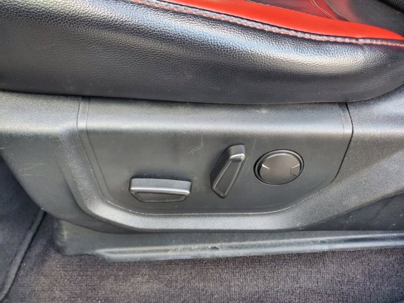 Certified 2019 Ford F150 Lariat image 11