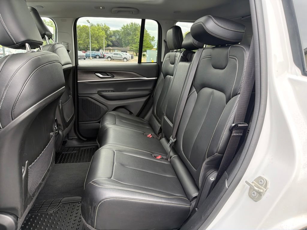 Used 2023 Jeep Grand Cherokee Limited w/ MOPAR Finishing Package AWD/4WD image 14