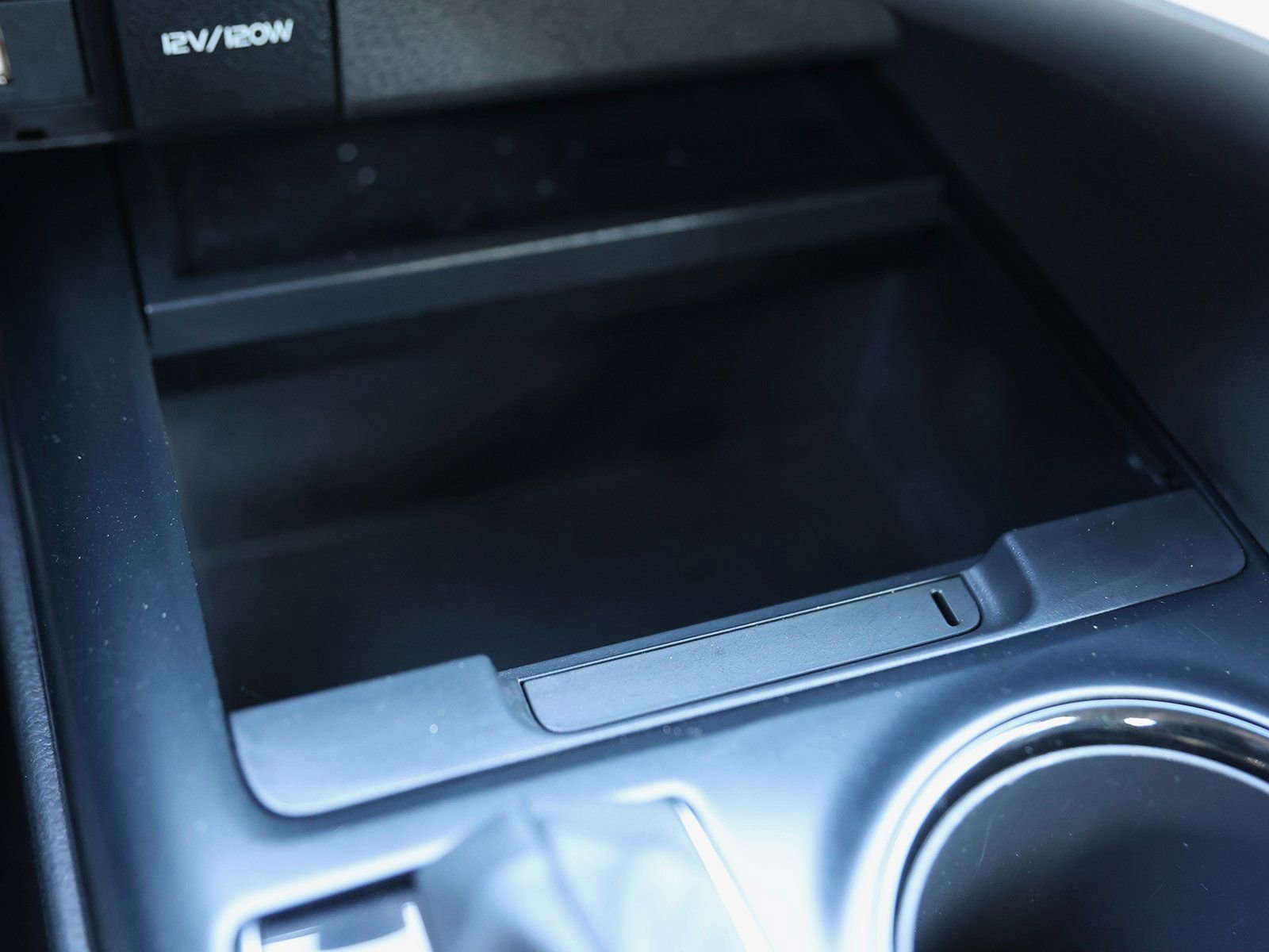 Used 2020 Toyota Camry LE image 29