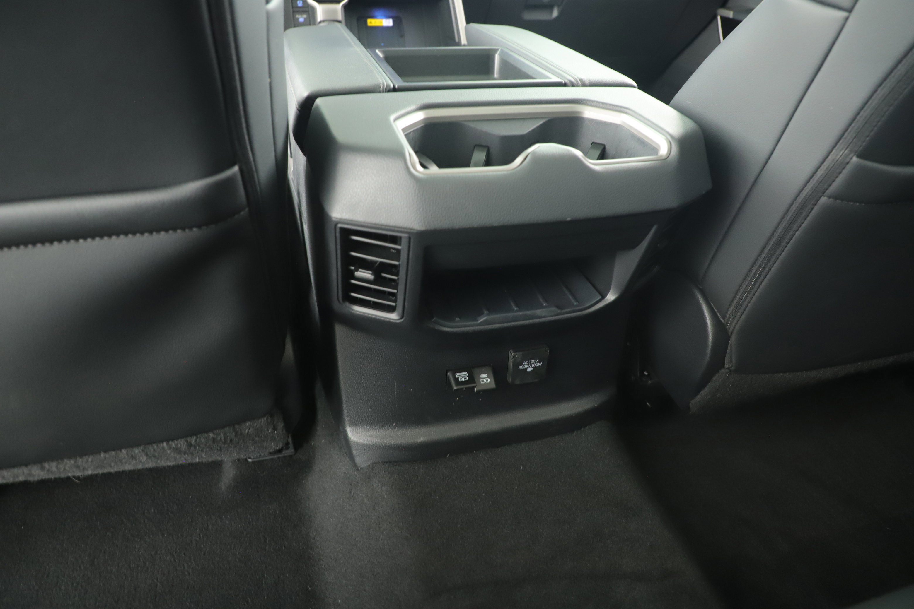 Used 2024 Toyota Tundra Limited image 25