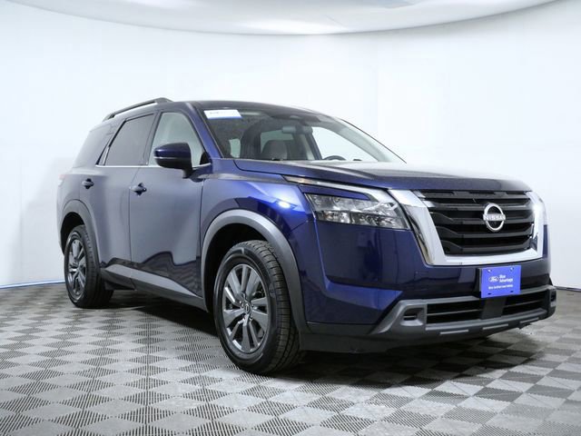 Used 2024 Nissan Pathfinder SV