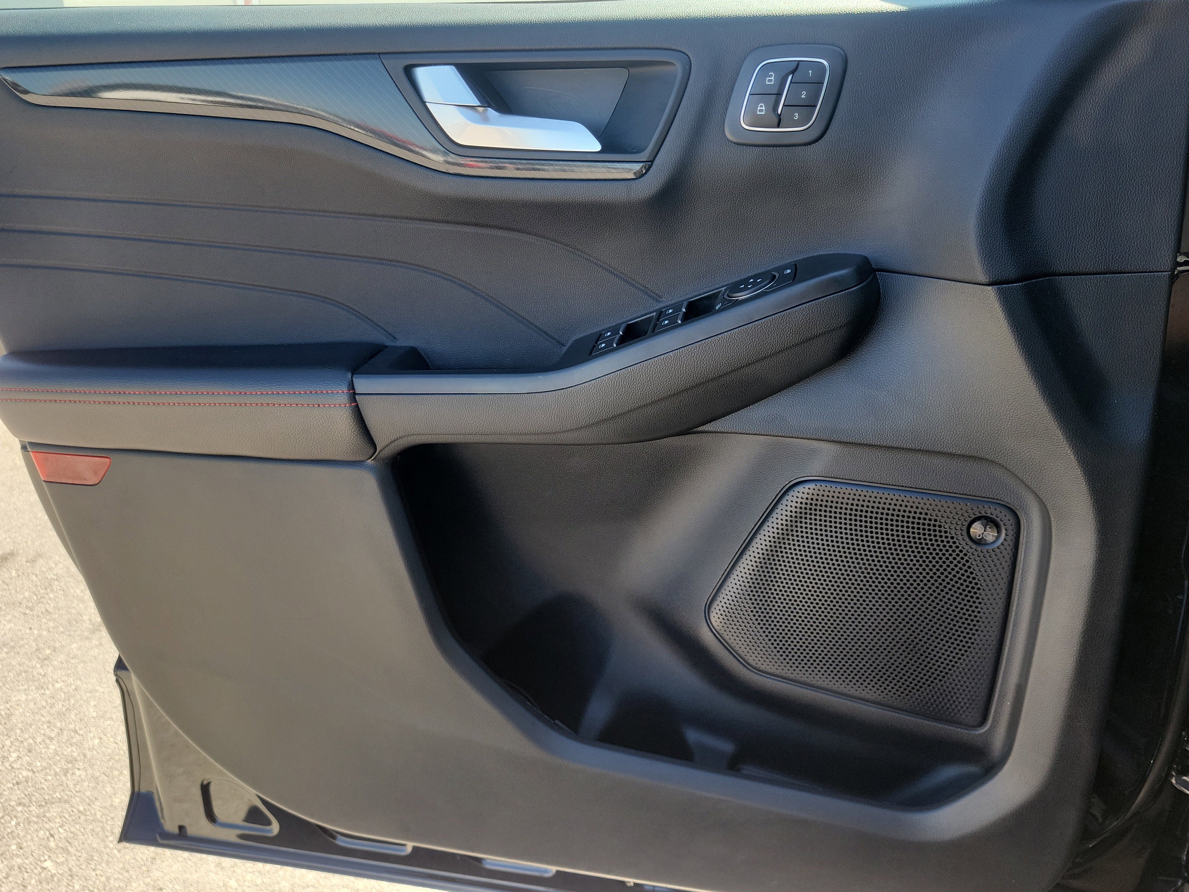 Certified 2023 Ford Escape ST-Line Select w/ Tech Pack #2 image 24