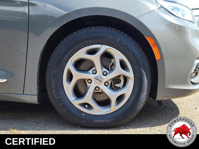Used 2023 Chrysler Pacifica Limited FWD image 11