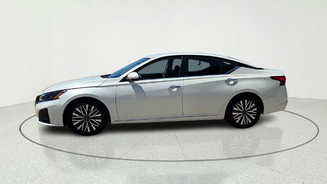 Used 2023 Nissan Altima 2.5 SV FWD image 5