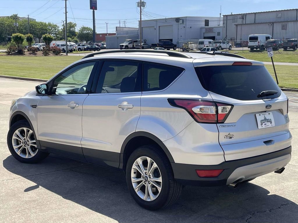 Certified 2018 Ford Escape SE image 3