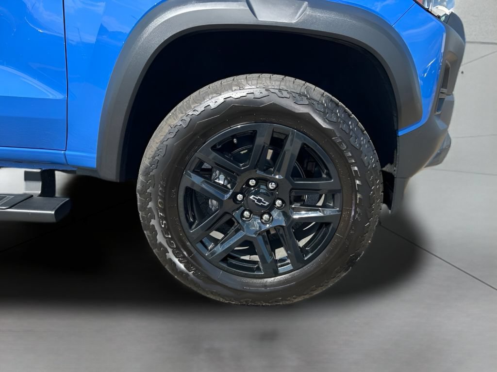 Used 2025 Chevrolet Colorado Trail Boss AWD/4WD image 11