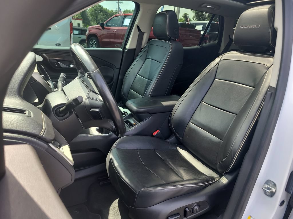 Used 2020 GMC Terrain Denali w/ Denali Premium Package FWD image 17