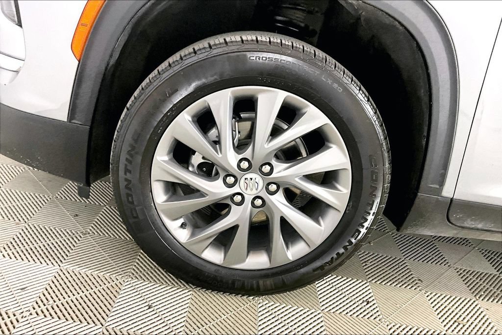 Used 2025 Buick Enclave Preferred FWD image 7