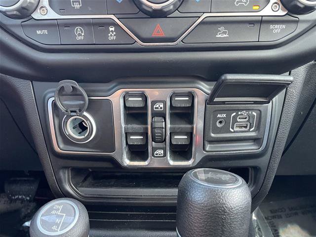 Used 2023 Jeep Wrangler Unlimited Sahara AWD/4WD image 27