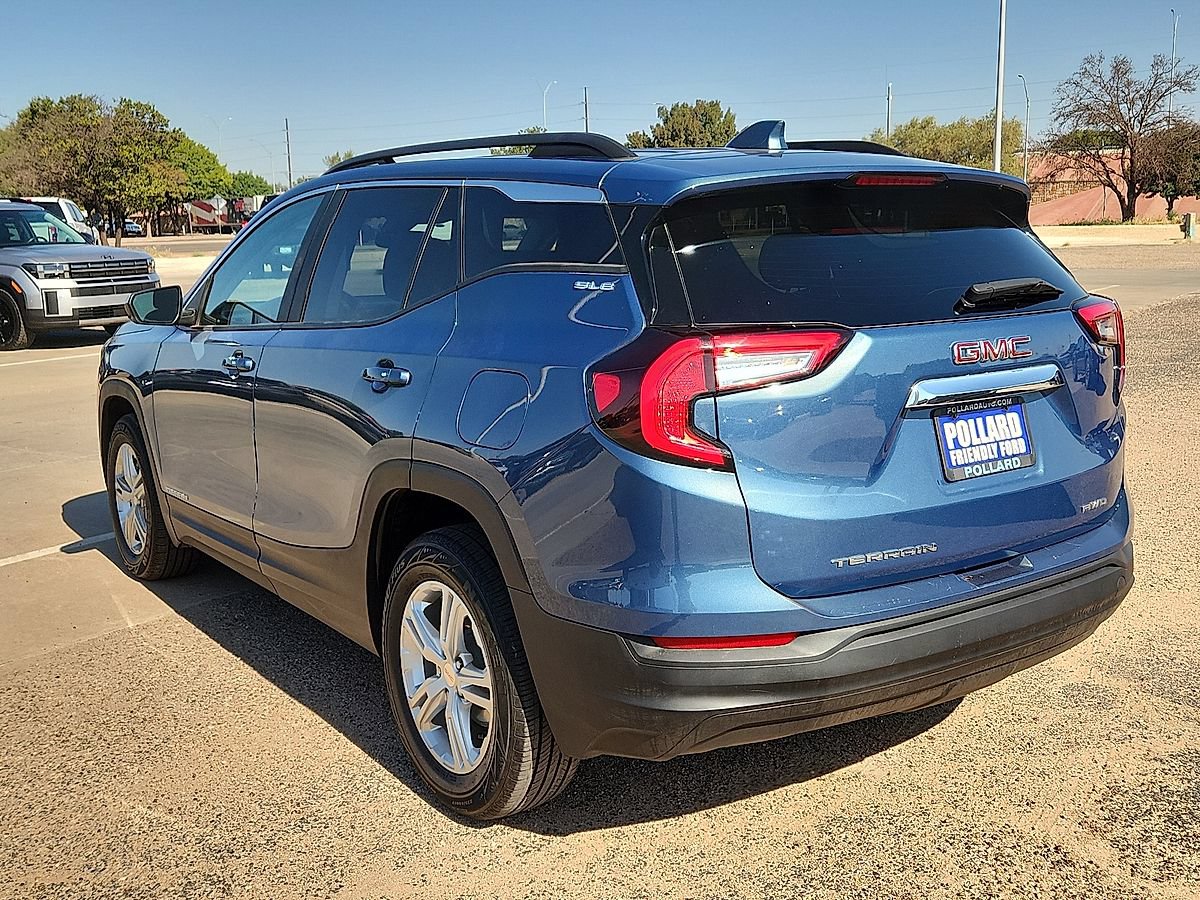 Used 2024 GMC Terrain SLE w/ Driver Convenience Package AWD/4WD image 3