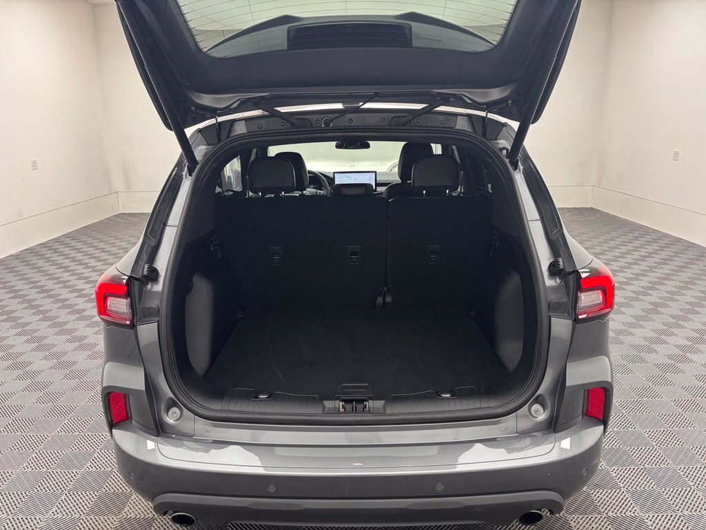 Certified 2023 Ford Escape ST-Line w/ Tech Pack #1 AWD/4WD image 10