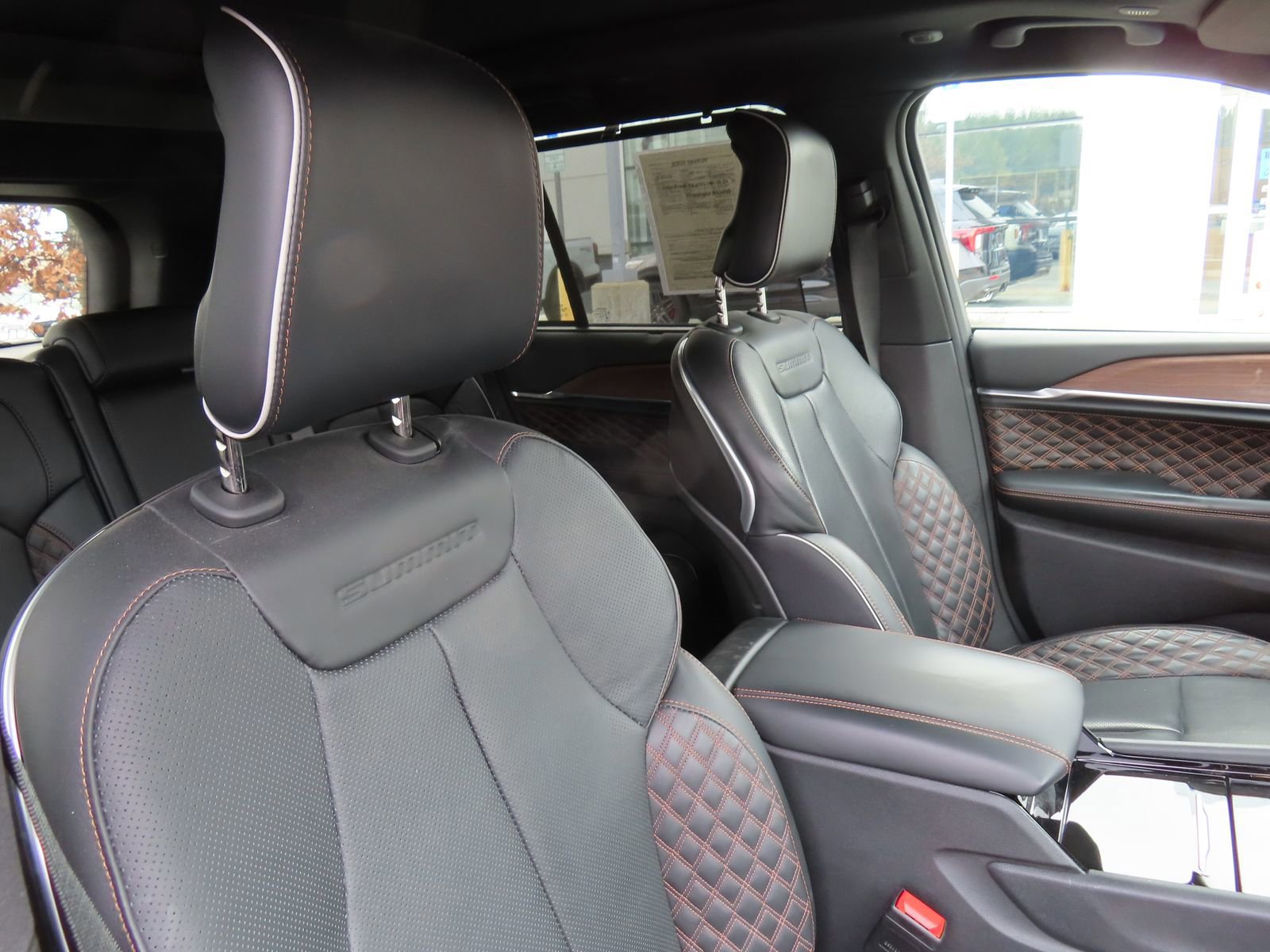 Used 2023 Jeep Grand Cherokee Summit w/ Luxury Tech Group V image 38