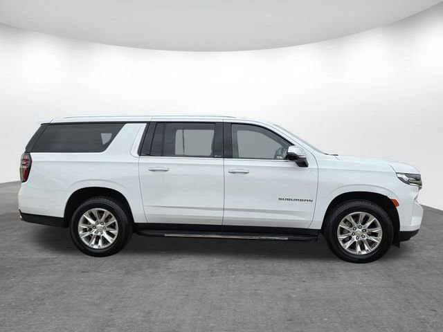 Used 2023 Chevrolet Suburban Premier AWD/4WD image 3