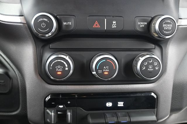 Used 2024 RAM 3500 Tradesman w/ Chrome Appearance Group AWD/4WD image 15