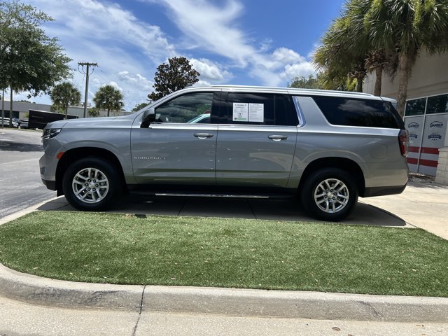 Used 2024 Chevrolet Suburban LT AWD/4WD image 9