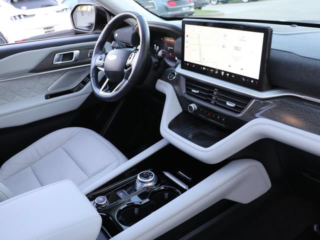 Certified 2025 Ford Explorer Platinum w/ Ultimate Package AWD/4WD image 11