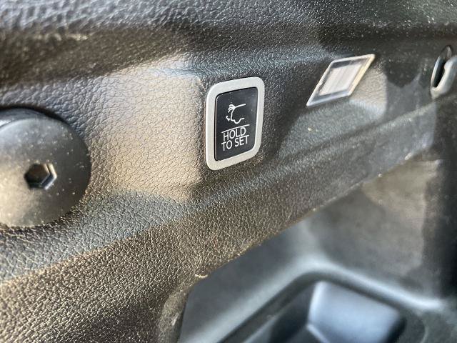 Used 2024 Jeep Grand Cherokee L Altitude AWD/4WD image 32