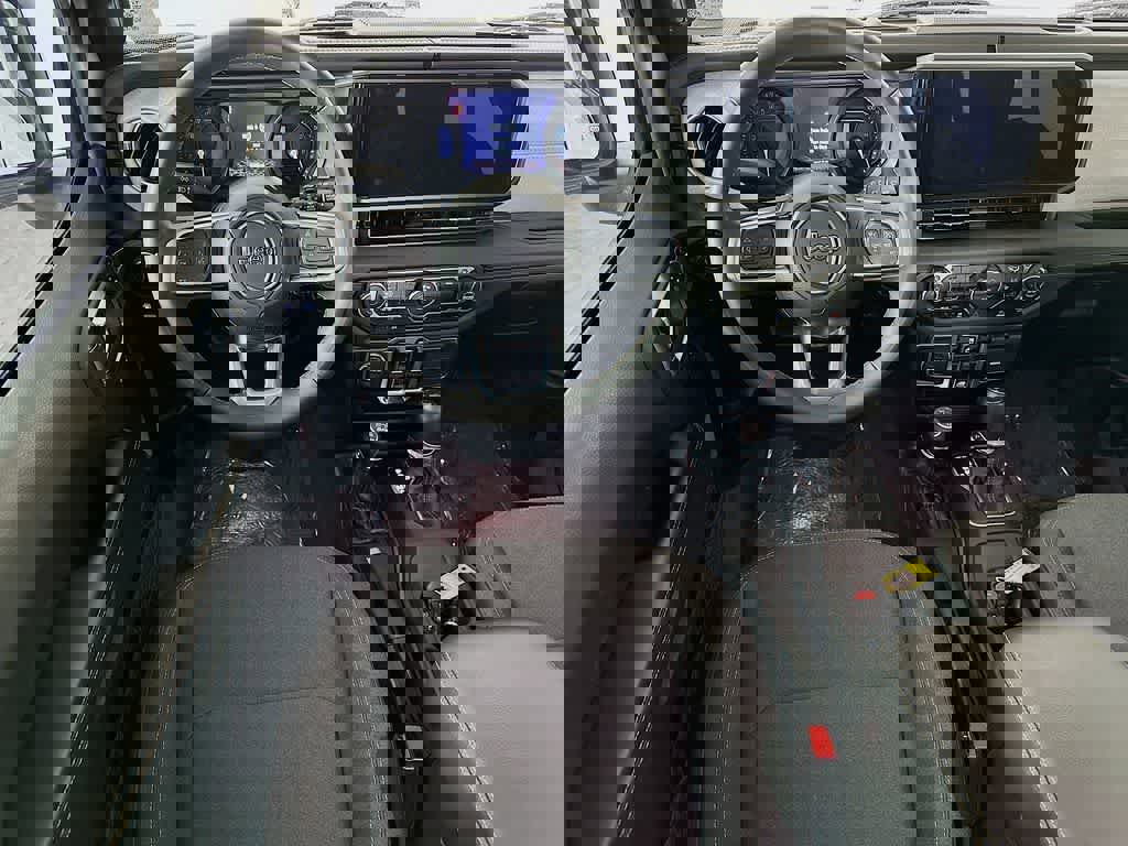 Used 2024 Jeep Wrangler Sahara image 10