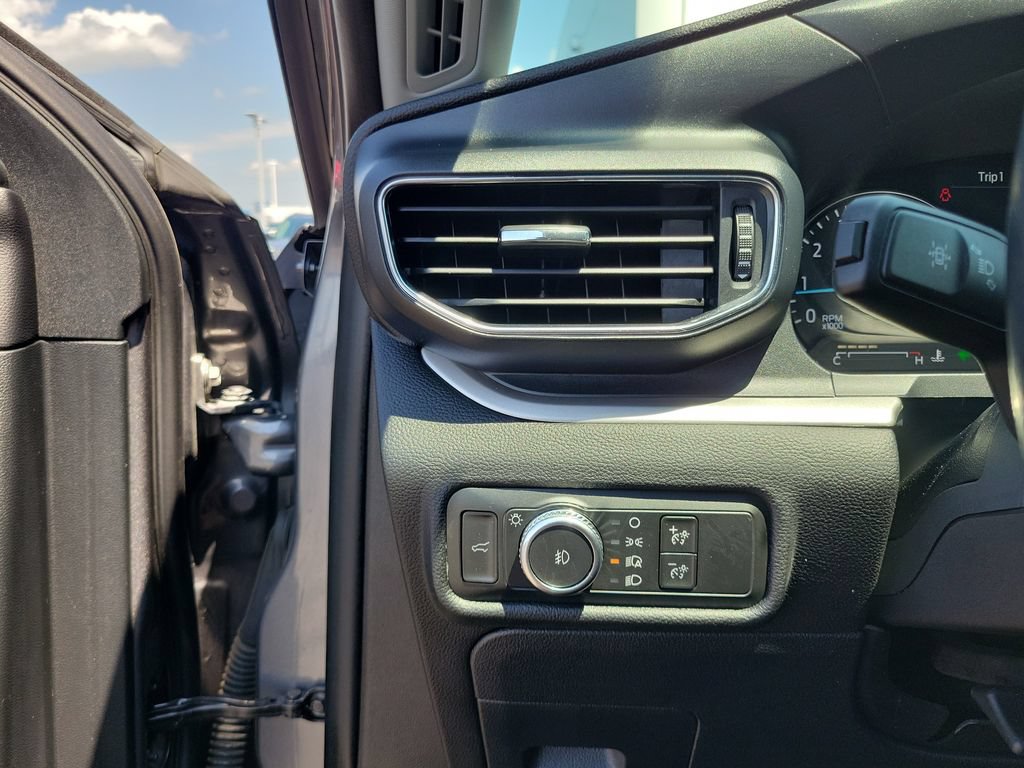Certified 2021 Ford Explorer XLT w/ Equipment Group 202A AWD/4WD image 22