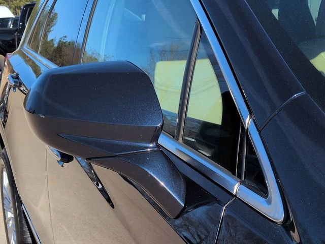 Used 2017 Cadillac XT5 FWD w/ LPO, Wheel Lock Package image 11