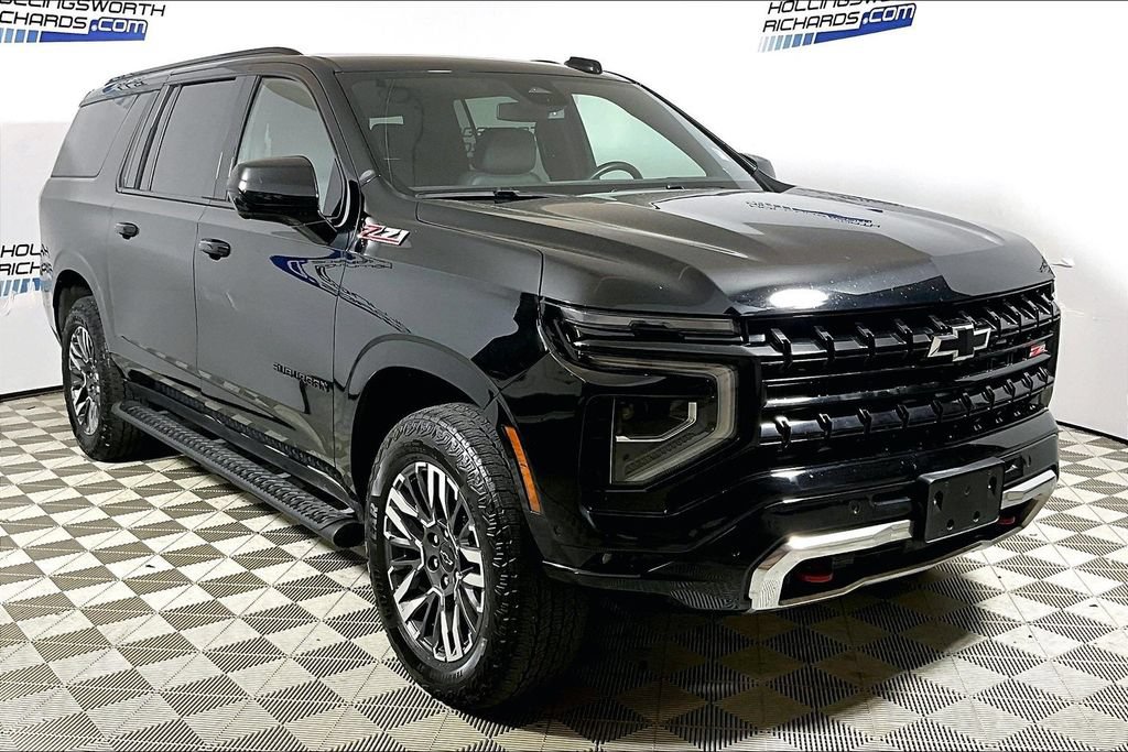 Used 2025 Chevrolet Suburban Z71 AWD/4WD image 3