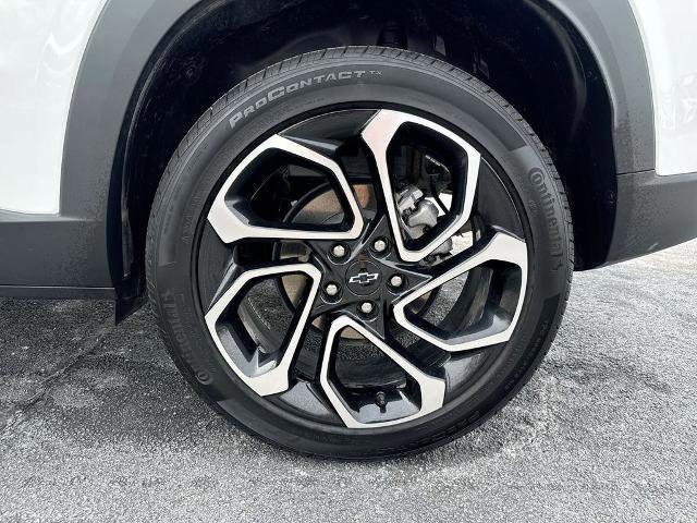 Used 2025 Chevrolet Trax RS w/ Sunroof Package image 10