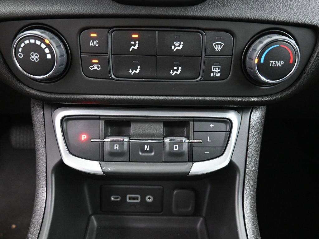 Used 2024 GMC Terrain SLE image 9