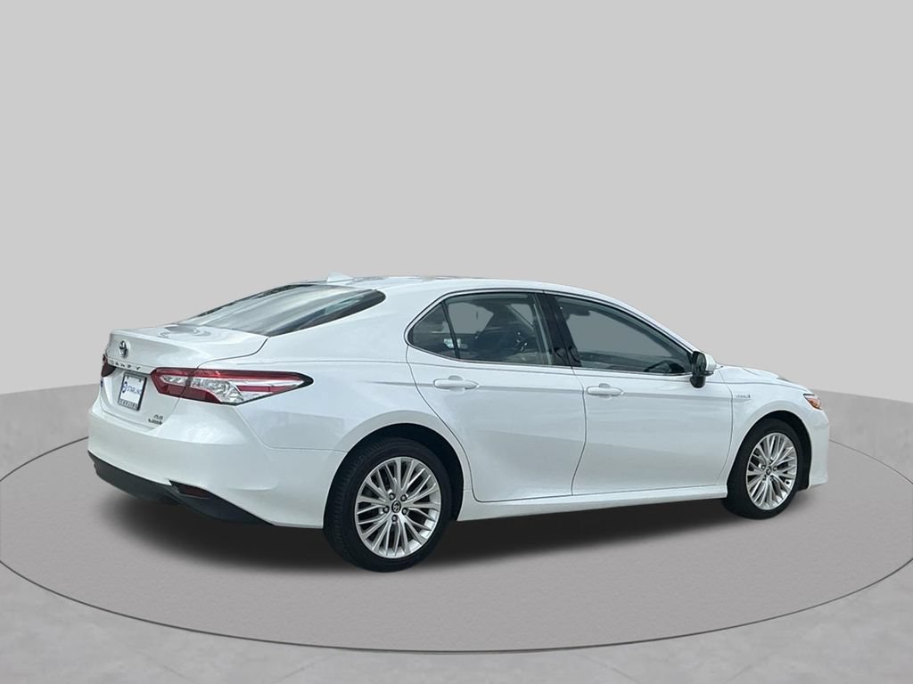 Used 2020 Toyota Camry XLE FWD image 13
