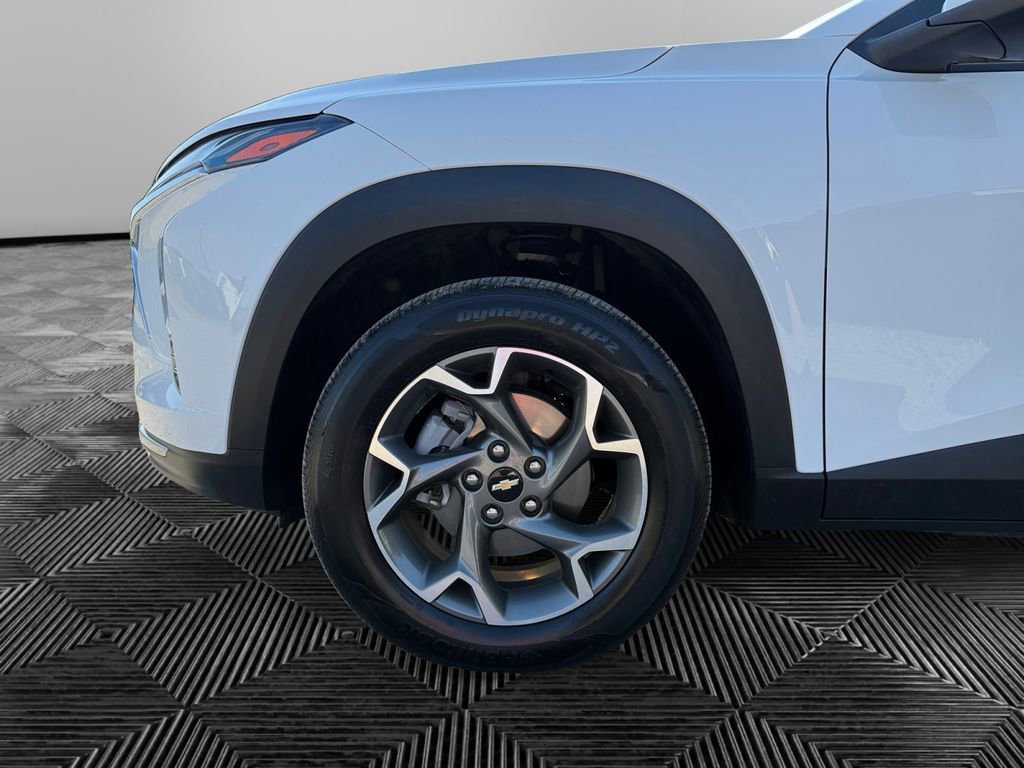 Used 2025 Chevrolet Trax LT FWD image 14