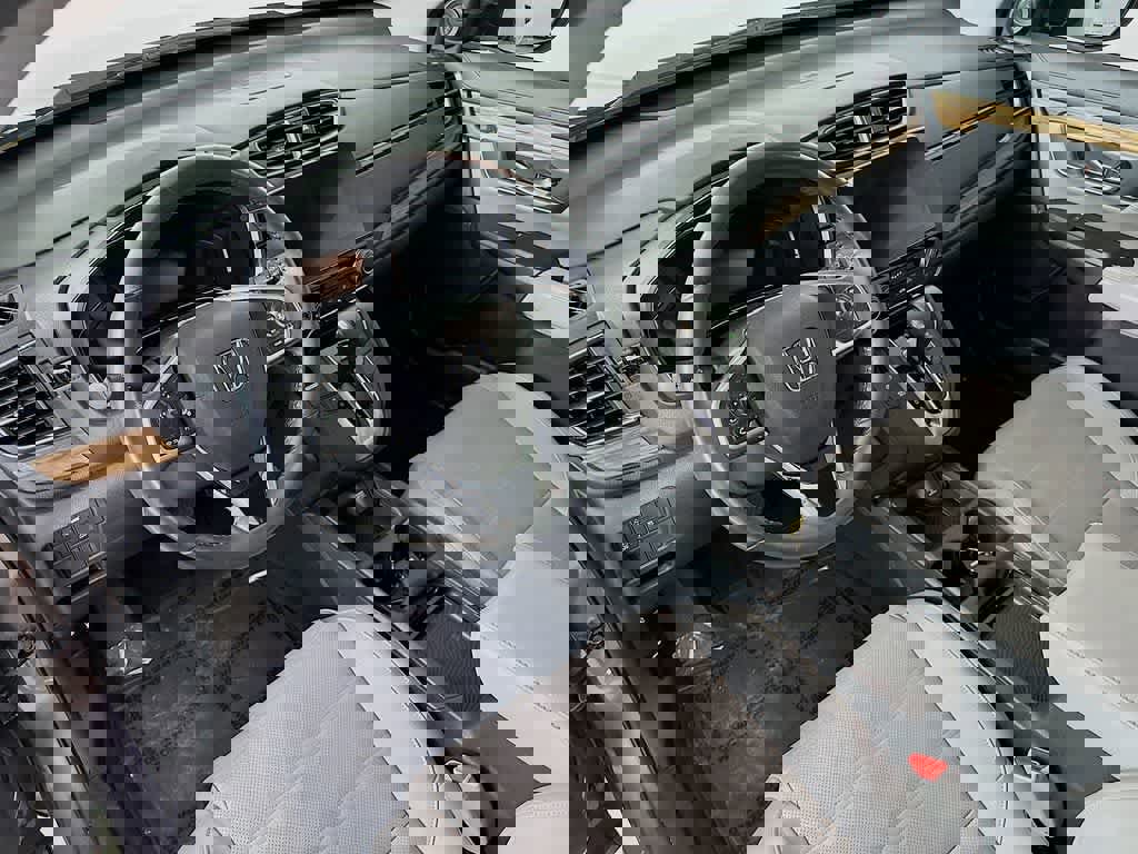 Used 2019 Honda CR-V Touring image 9