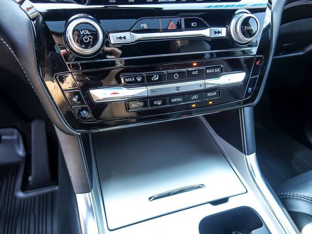 Certified 2022 Ford Explorer Platinum w/ Equipment Group 601A image 27