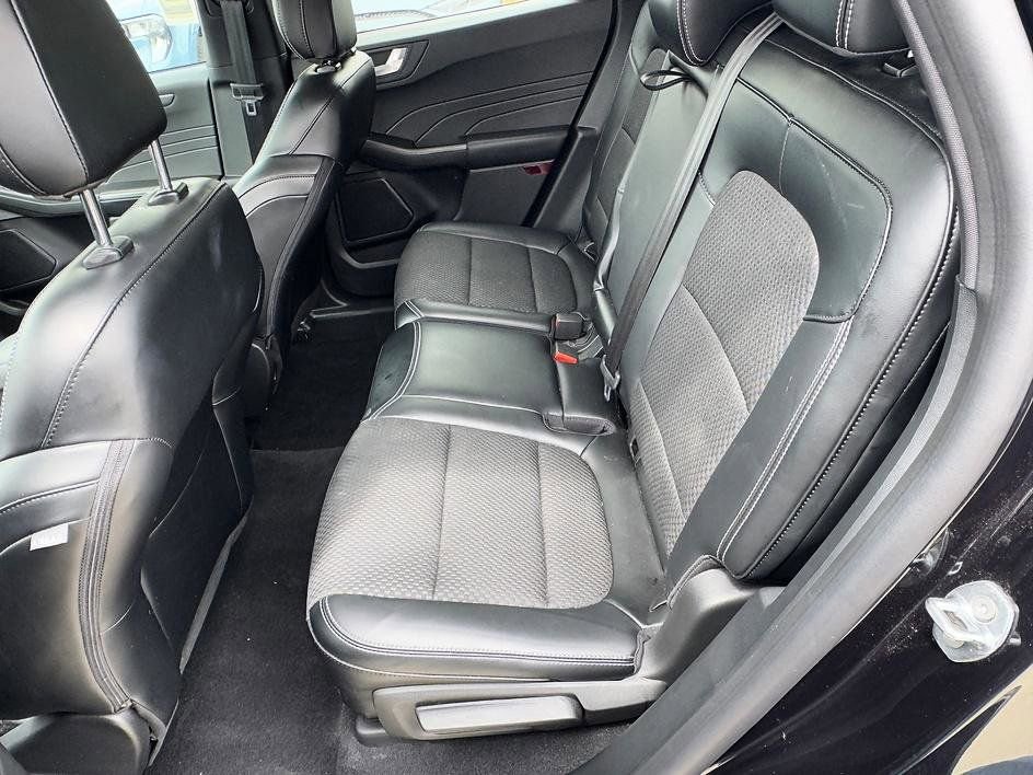 Certified 2023 Ford Escape SE FWD image 35