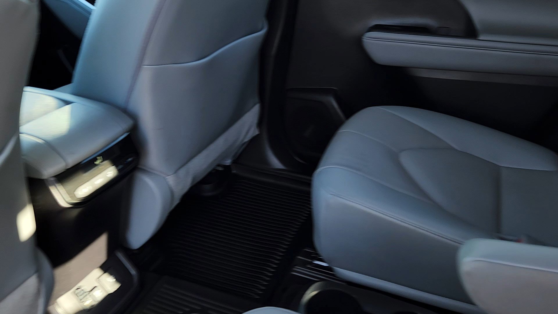 Used 2021 Toyota Highlander Limited image 14