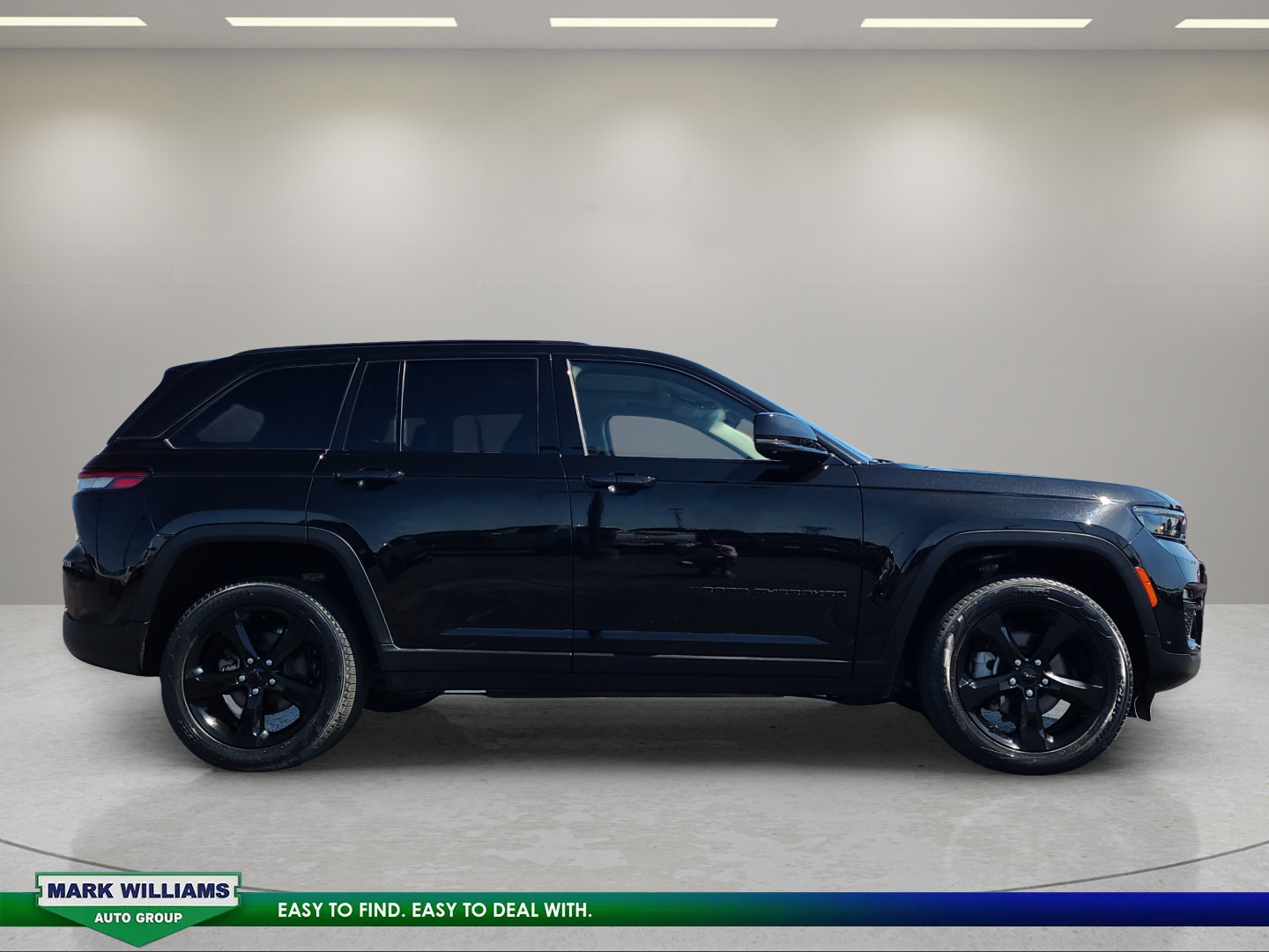 Used 2023 Jeep Grand Cherokee Limited w/ Luxury Tech Group II AWD/4WD image 2
