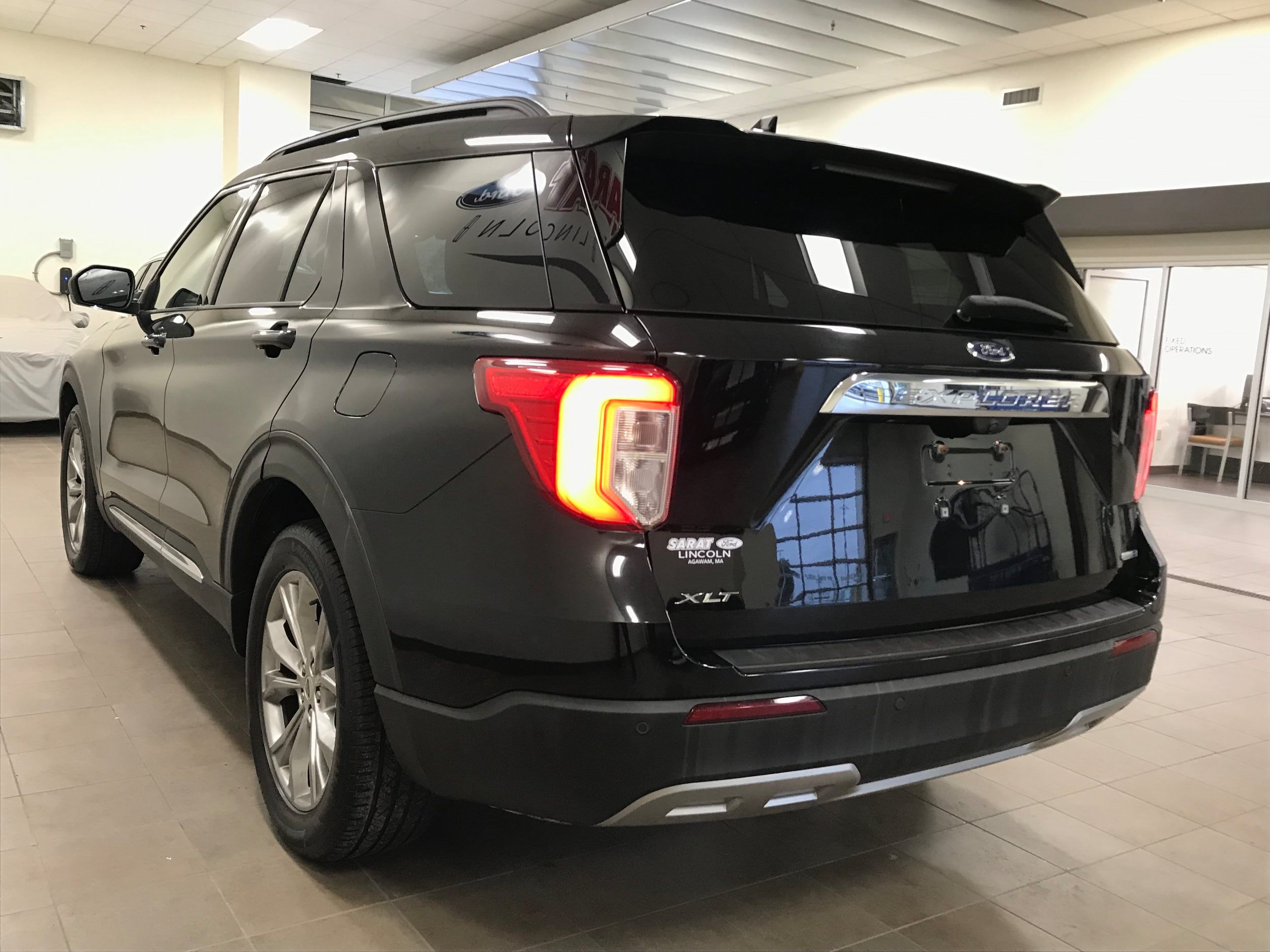 Certified 2020 Ford Explorer XLT w/ Equipment Group 202A AWD/4WD image 5